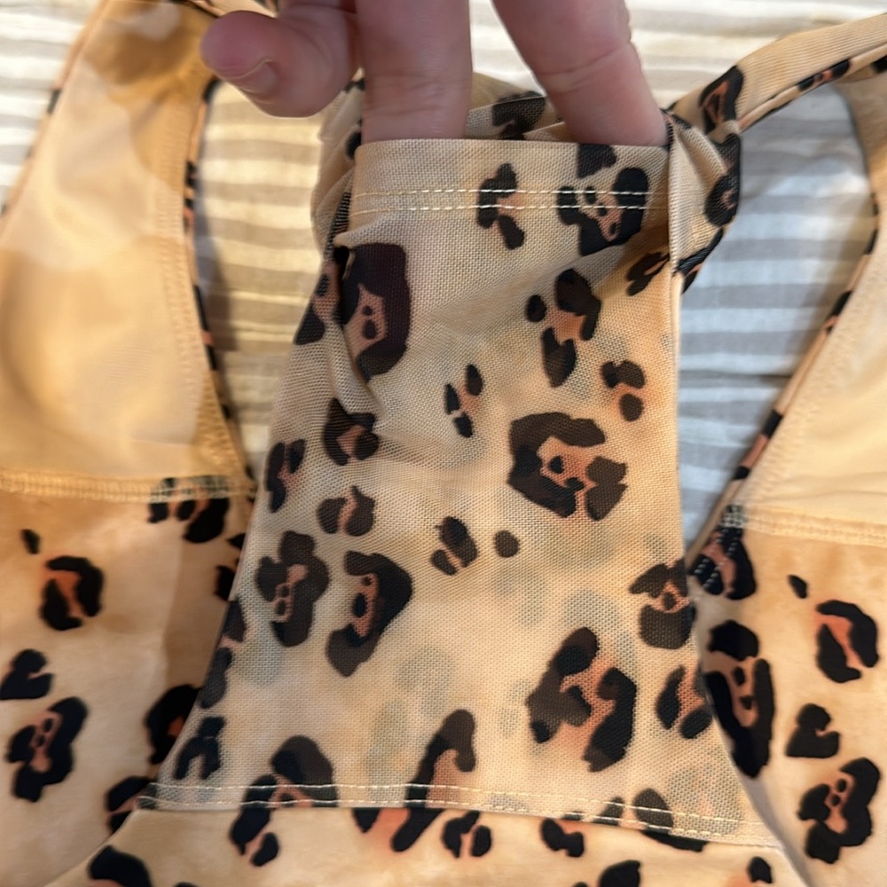 Fabletics On-The-Go Midi Medium Impact Sports Bra - Desert Leopard - Size M - Picture 7 of 7